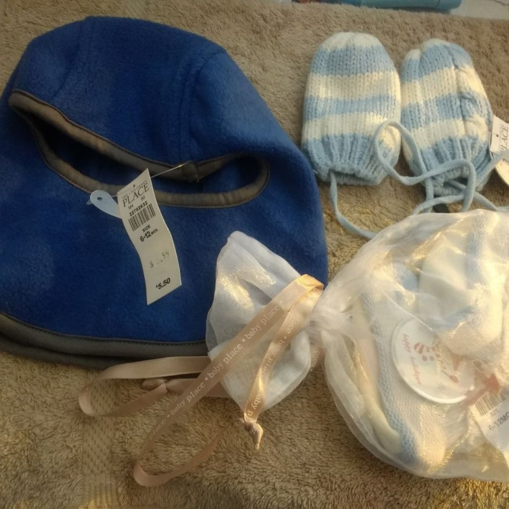 Children place mittens,booties size 6-12